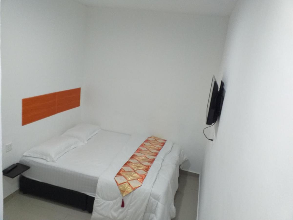 Orange Villa Hotel Near Palm Mall Seremban Kültér fotó