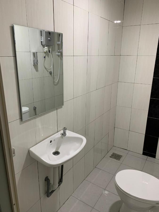Orange Villa Hotel Near Palm Mall Seremban Kültér fotó