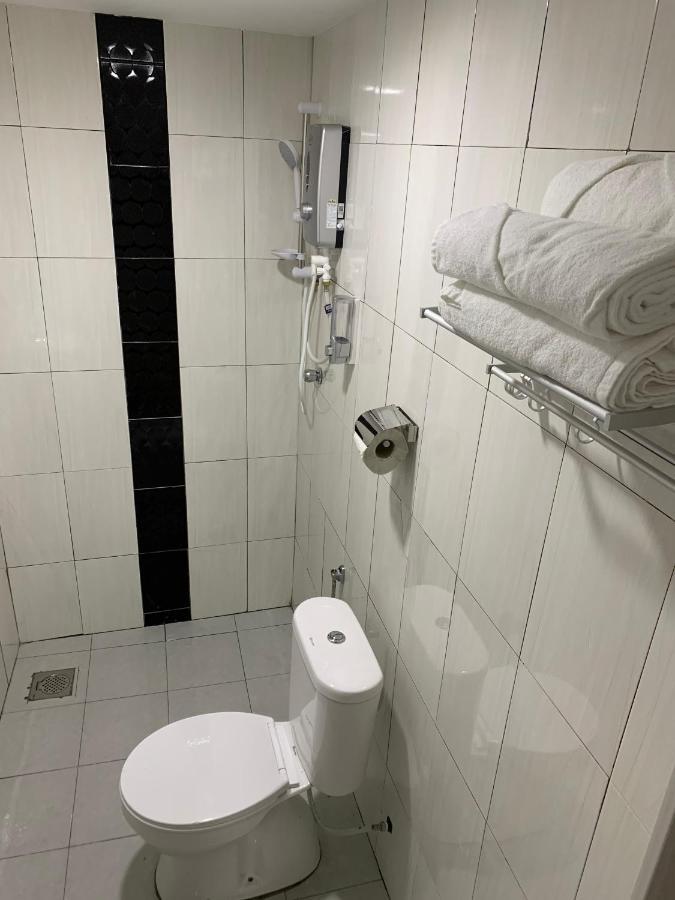 Orange Villa Hotel Near Palm Mall Seremban Kültér fotó
